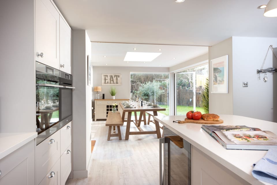 Beach Cottage, St Agnes. Ground floor: Fully-fitted kitchen with breakfast bar seating four guests