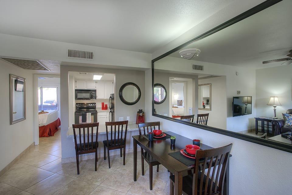 Apartment, 1 Bedroom | Private kitchen | Fridge, oven, stovetop, coffee/tea maker