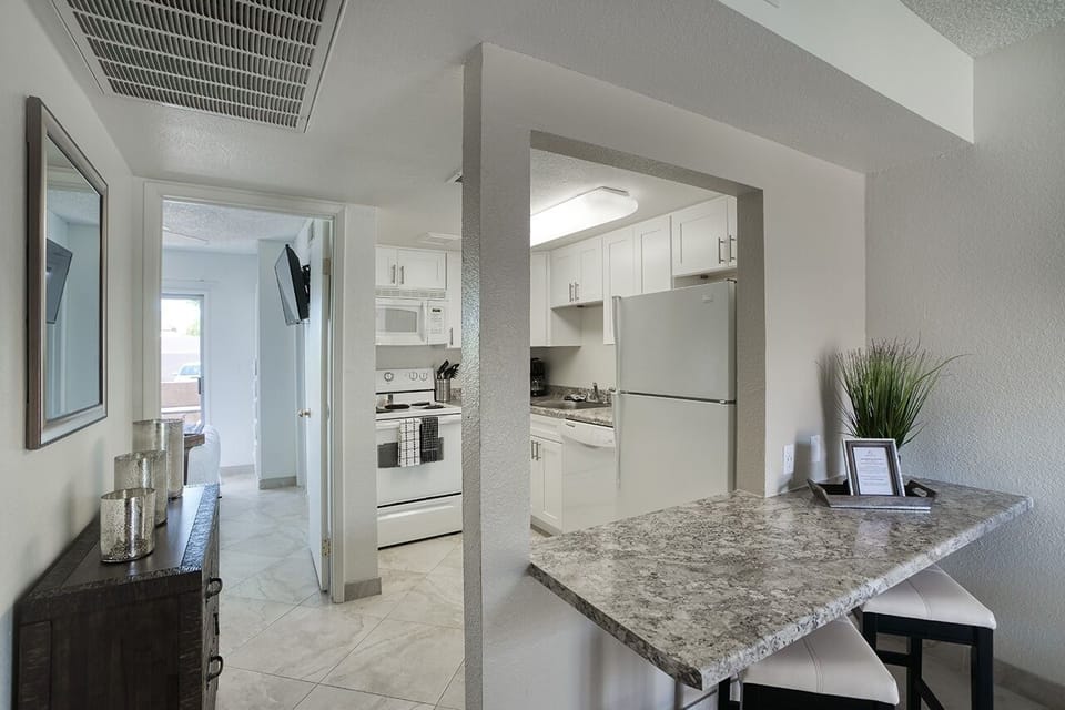 Apartment, 1 Bedroom | Private kitchen | Fridge, oven, stovetop, coffee/tea maker
