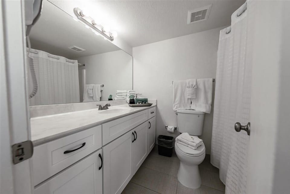209 Fully Furnished 1BR Suite-Prime Location! by RedAwning Apartment in Tempe