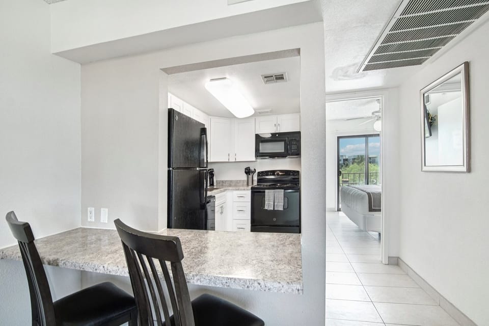 Apartment, 1 Bedroom | Private kitchen | Coffee/tea maker, fridge, oven, toaster