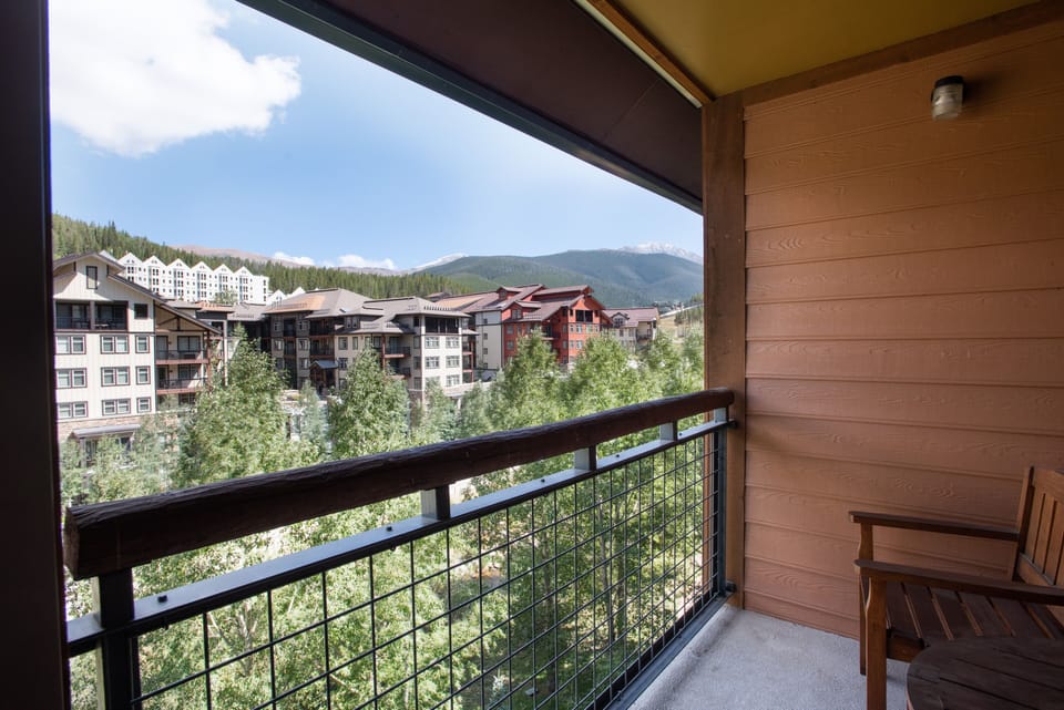 Condo, 2 Bedrooms | Property grounds