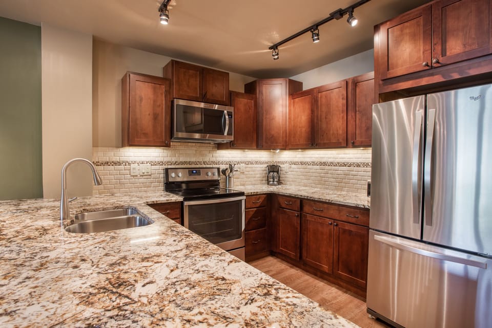 Condo, 1 Bedroom | Private kitchen | Fridge, oven, coffee/tea maker, toaster