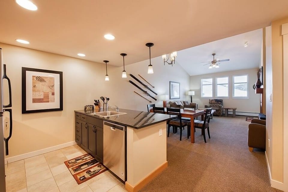 Condo, 2 Bedrooms | Private kitchen | Fridge, oven, coffee/tea maker, toaster