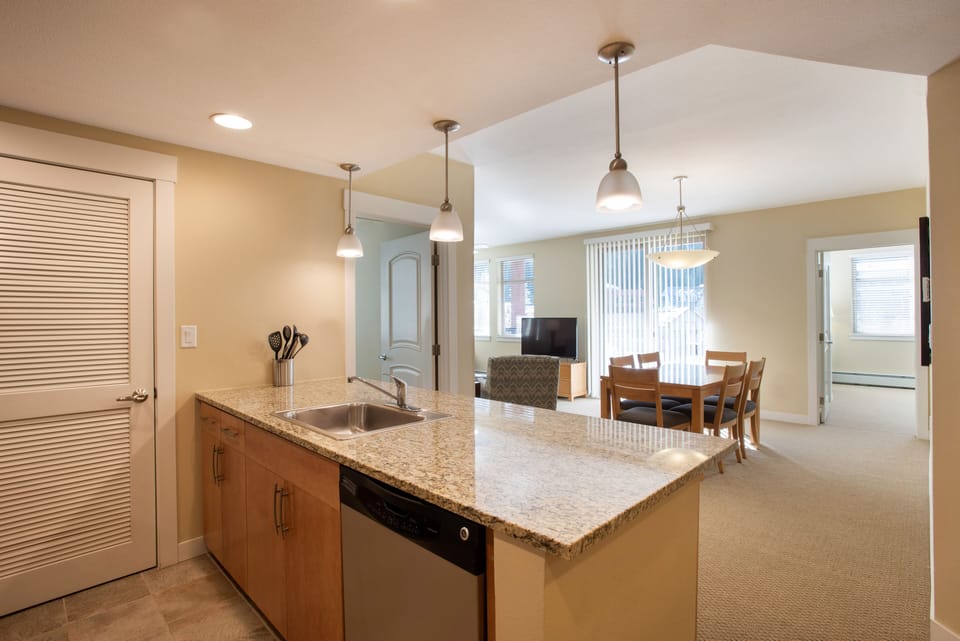 Condo, 2 Bedrooms | Private kitchen | Fridge, oven, coffee/tea maker, toaster