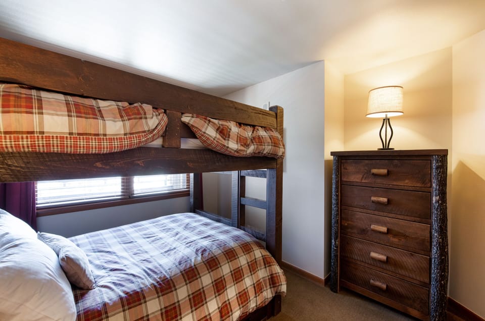 Condo, 2 Bedrooms | 2 bedrooms, iron/ironing board, WiFi (free)