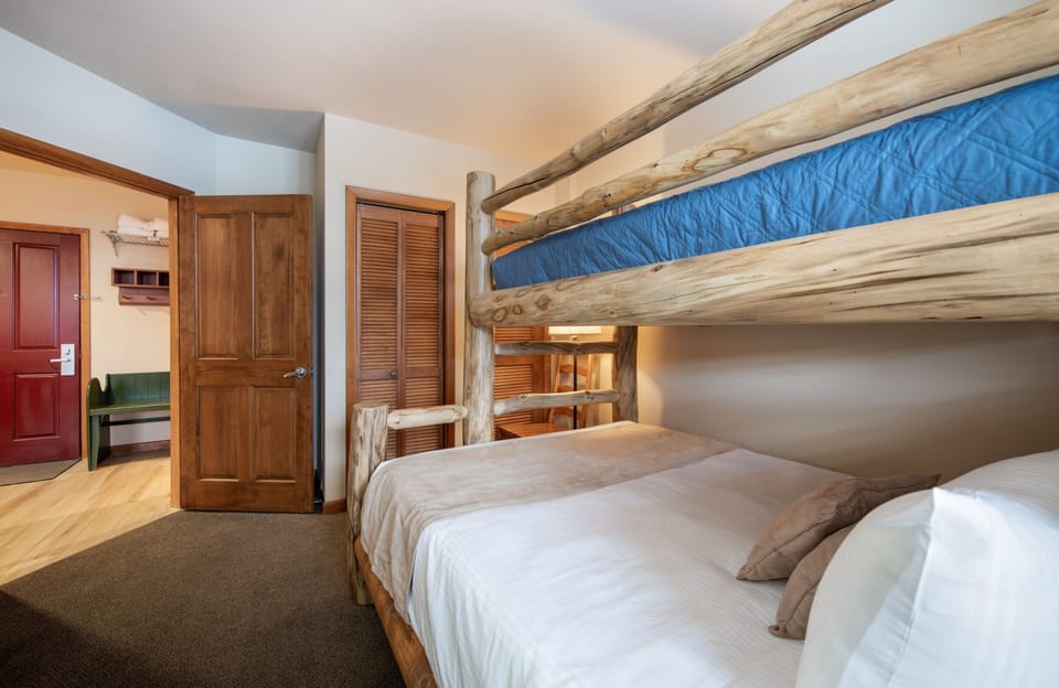 Condo, 2 Bedrooms | 2 bedrooms, iron/ironing board, WiFi (free)