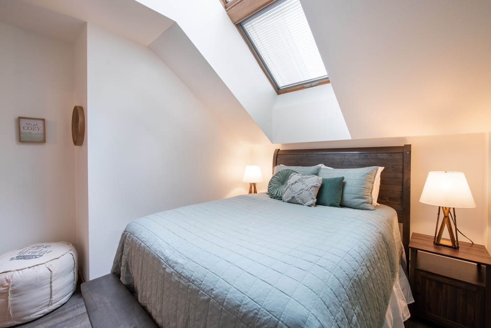 Condo, 2 Bedrooms | 2 bedrooms, iron/ironing board, WiFi (free)