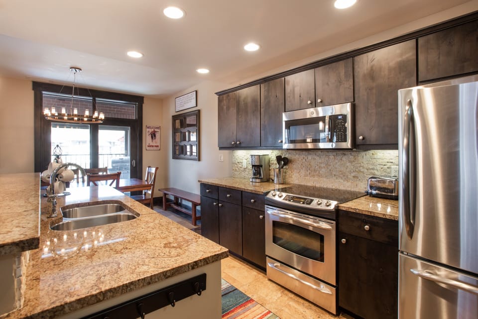 Townhome, 3 Bedrooms | Private kitchen | Coffee/tea maker, fridge, toaster
