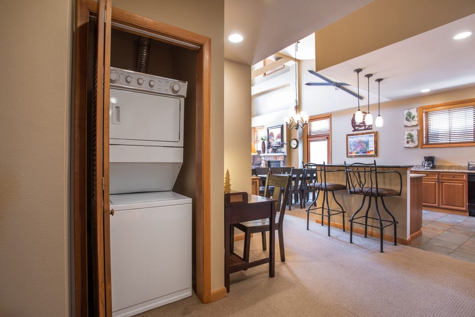 Condo, 3 Bedrooms | 3 bedrooms, iron/ironing board, WiFi (free)