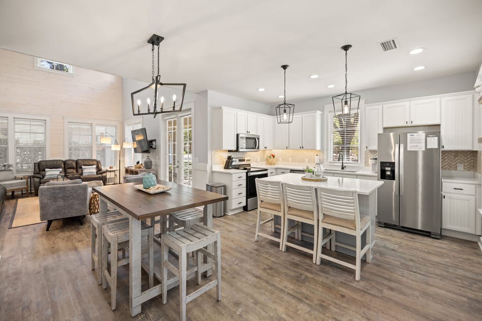 House, 3 Bedrooms | Private kitchen | Fridge, oven, coffee/tea maker, toaster