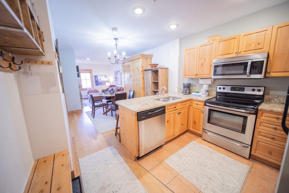 Open floor plan for entertaining