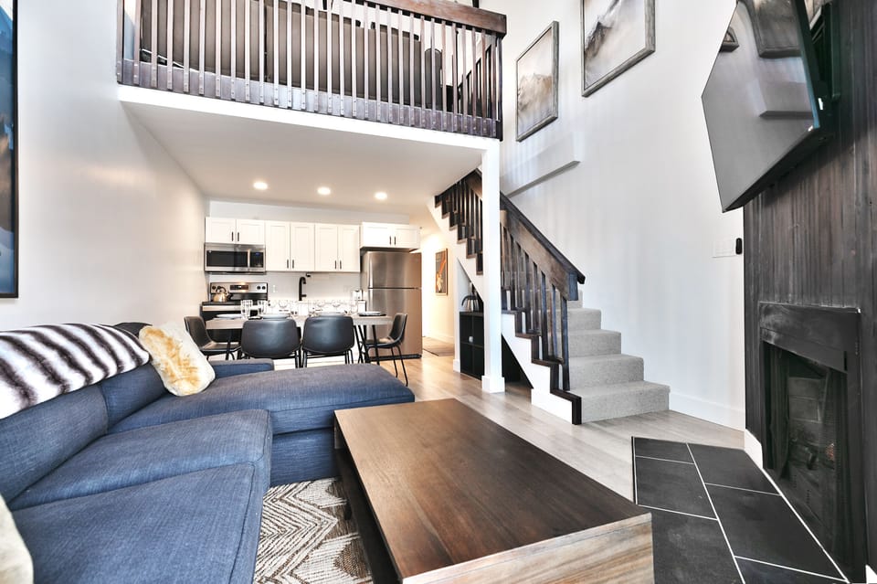 Living room, dining area and kitchen