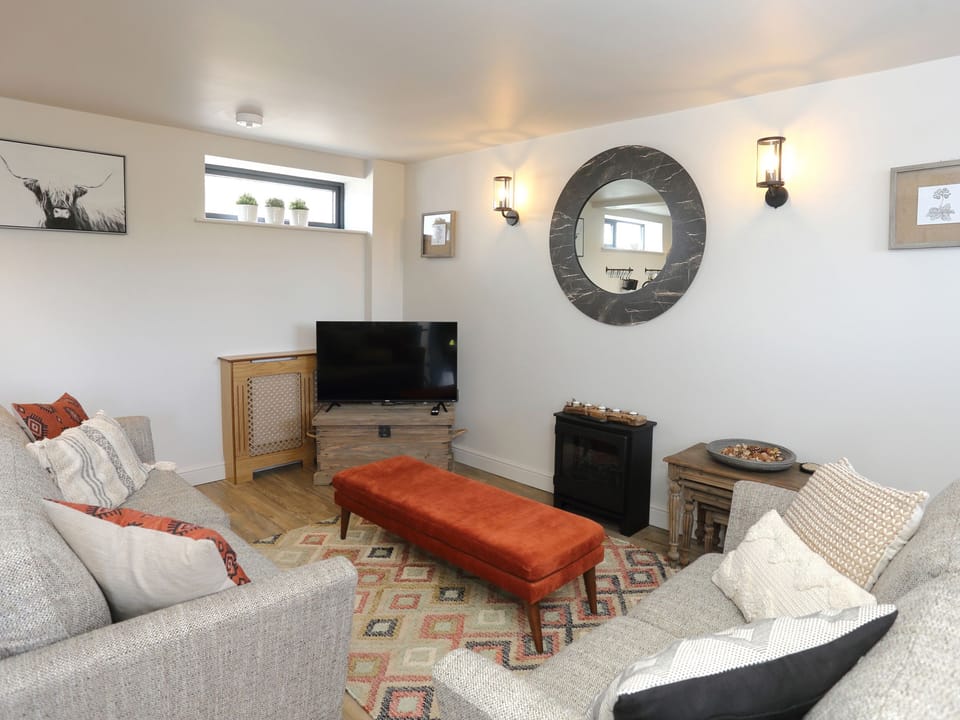 Cottage | Living room | Fireplace