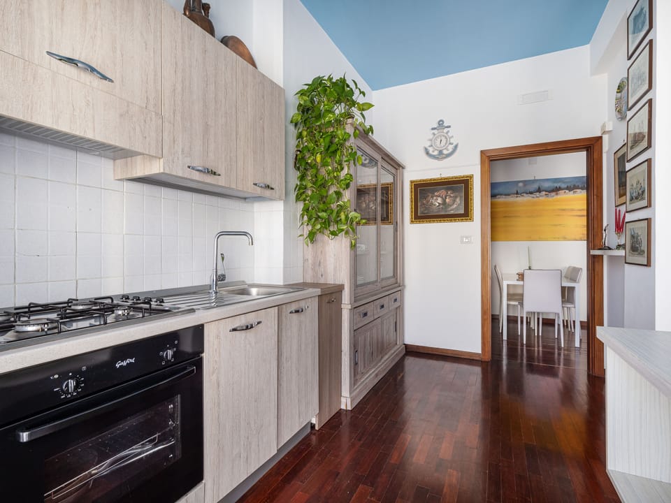 Executive Condo | Private kitchen | Full-size fridge, microwave, oven, stovetop