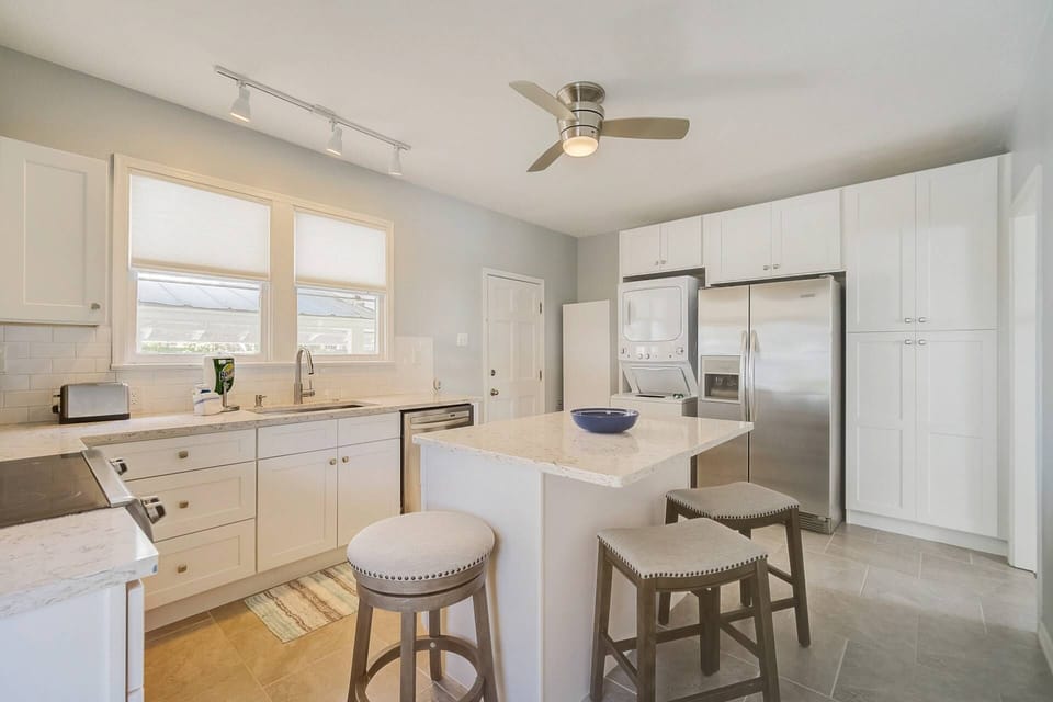 Kitchen Island area