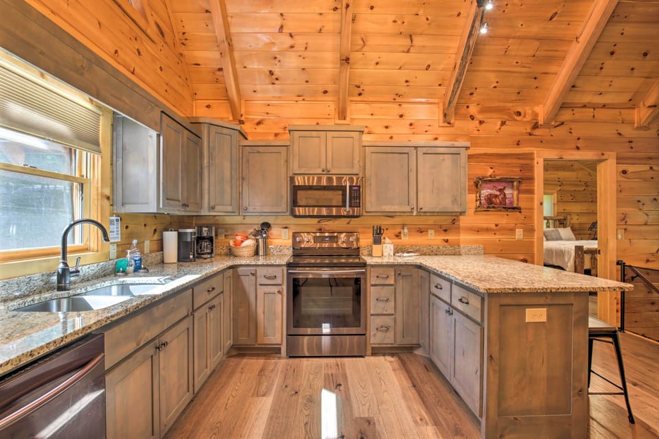 Fully Equipped Kitchen | Cooking Basics | Instant Pot | Nespresso | Keurig Coffee Maker
