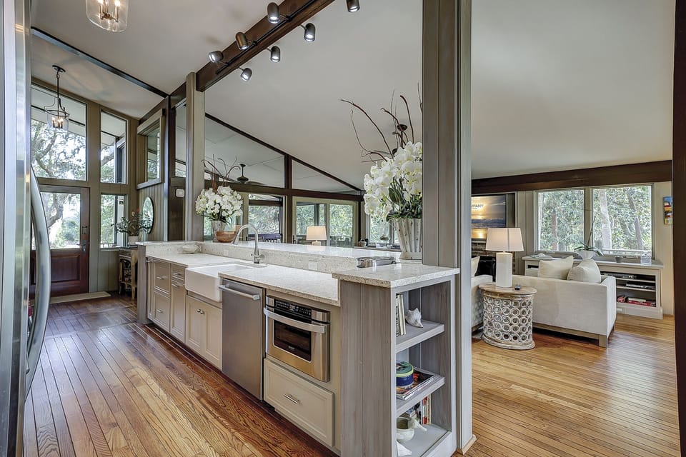 Kitchen/Living Area