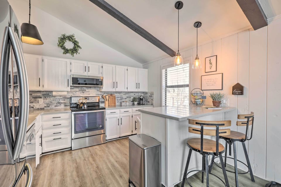 Kitchen | Fully Equipped w/ Cooking Basics