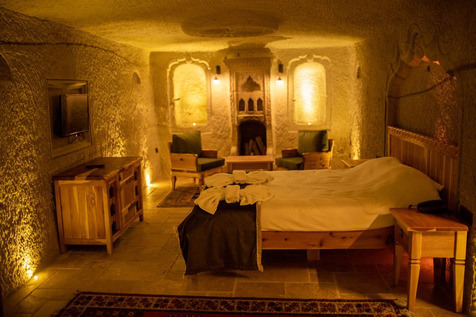 Deluxe Room | Egyptian cotton sheets, premium bedding, memory foam beds