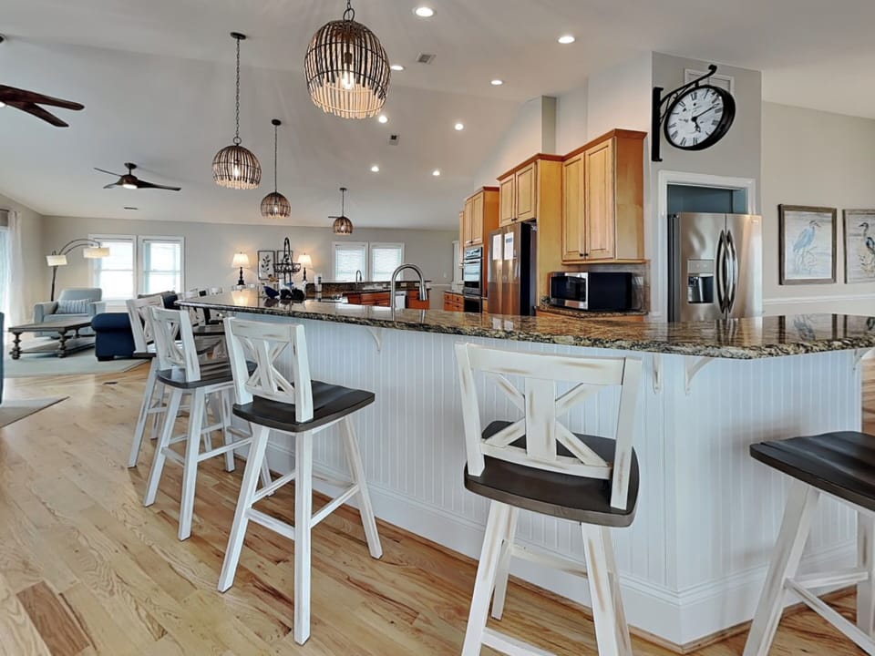 Kitchen - Fully Stocked Kitchen With Breakfast Bar