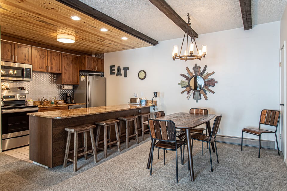 Dining Room & Kitchen