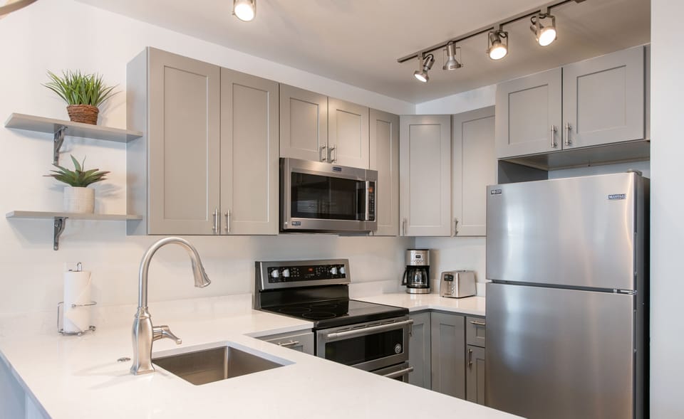 Refrigerator, Indoors, Room, Oven, Microwave