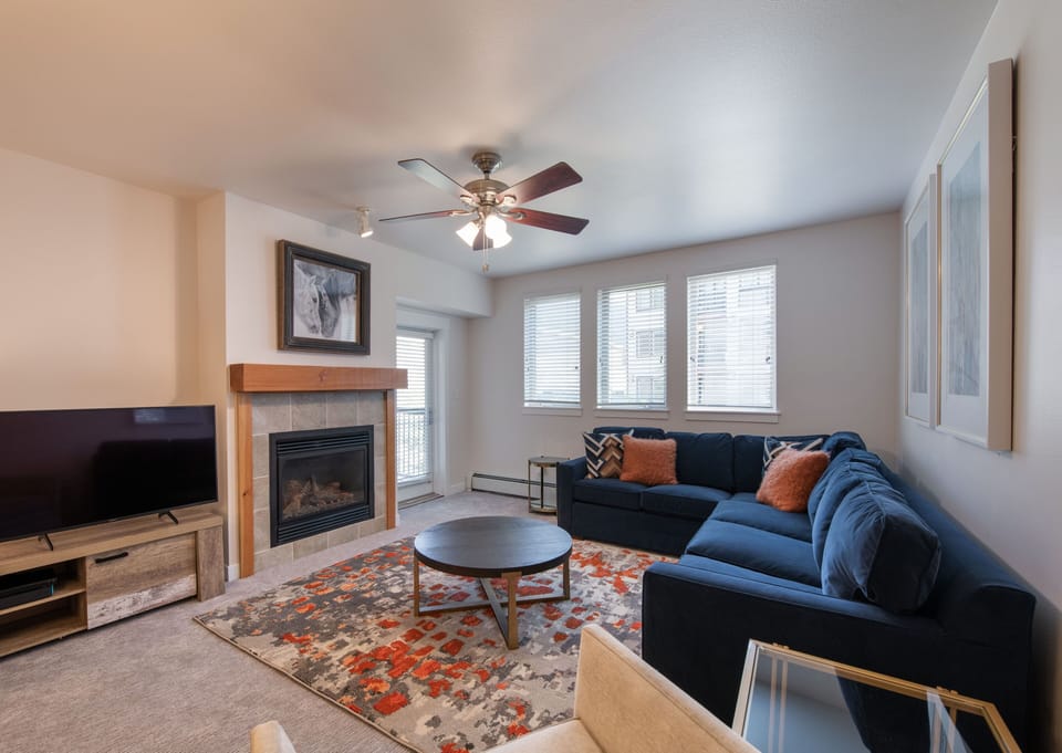Living Room, Room, Indoors, Couch, Furniture