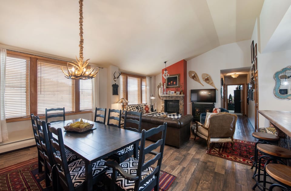 Home Decor, Dining Room, Dining Table, Furniture, Indoors