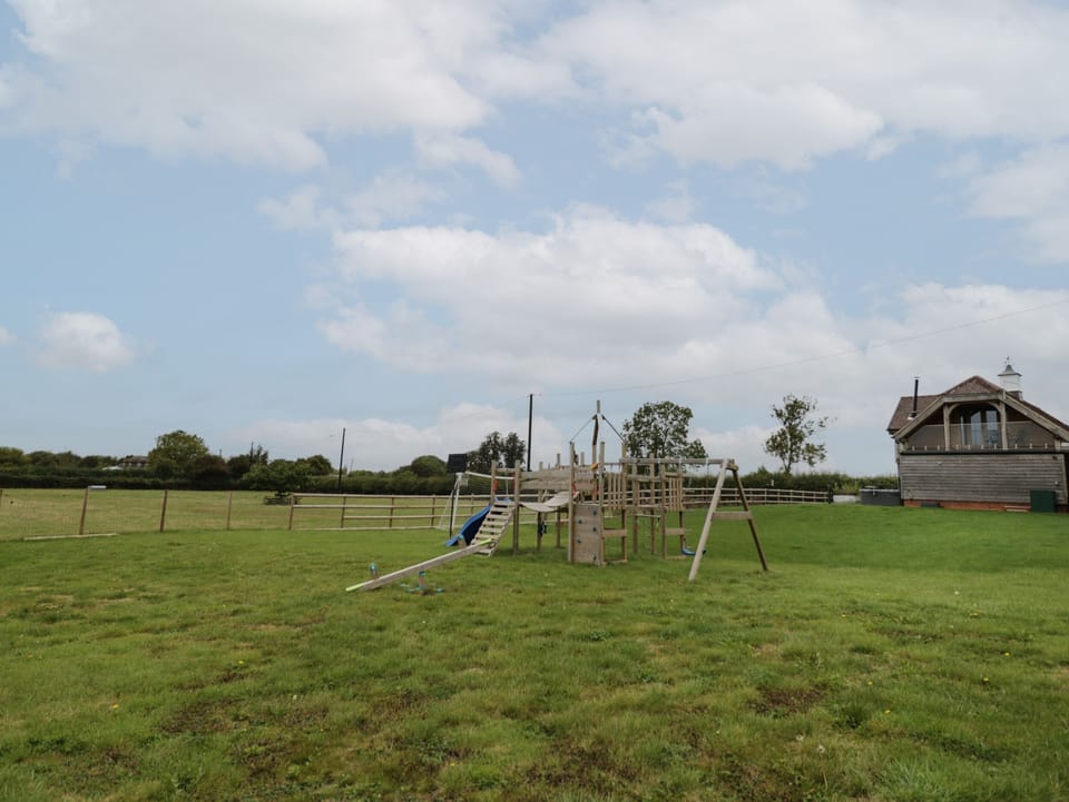 Hallgarth Farm Holiday Lodge Cottage in Wychavon District