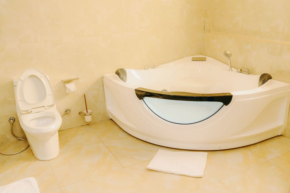 Presidential Room, Multiple Beds, Non Smoking, Pool View | Bathroom | Shower, rainfall showerhead, free toiletries, hair dryer