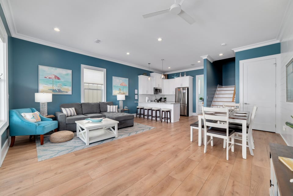 Open concept living, perfect for entertaining and socializing.