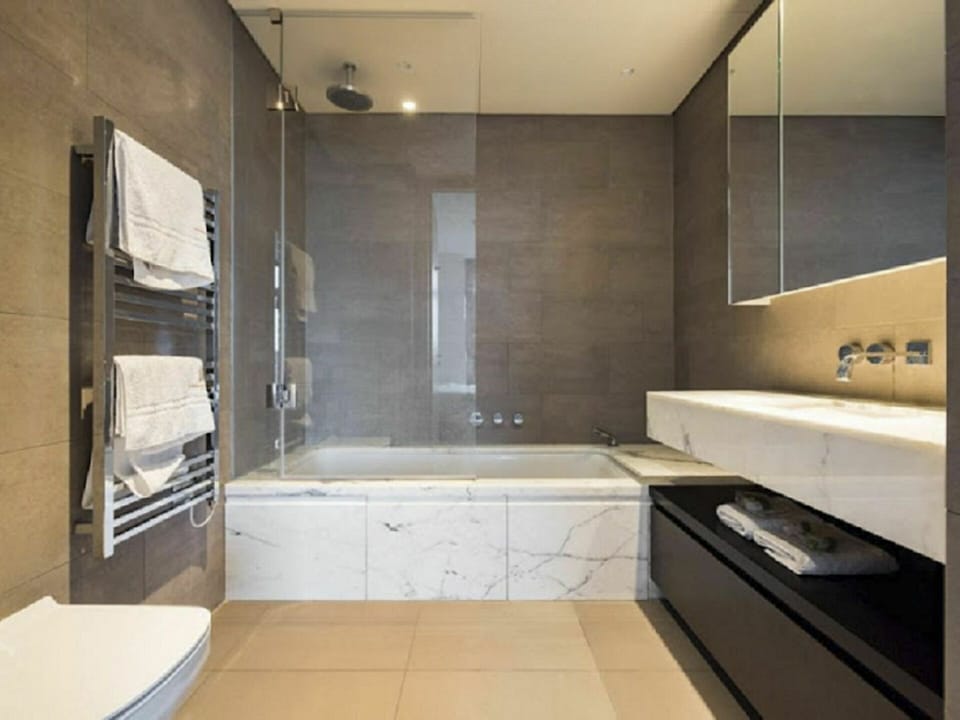 Tap, Plumbing Fixture, Bathtub, Building, Sink, Countertop, Cabinetry, Wood, Interior Design, Floor