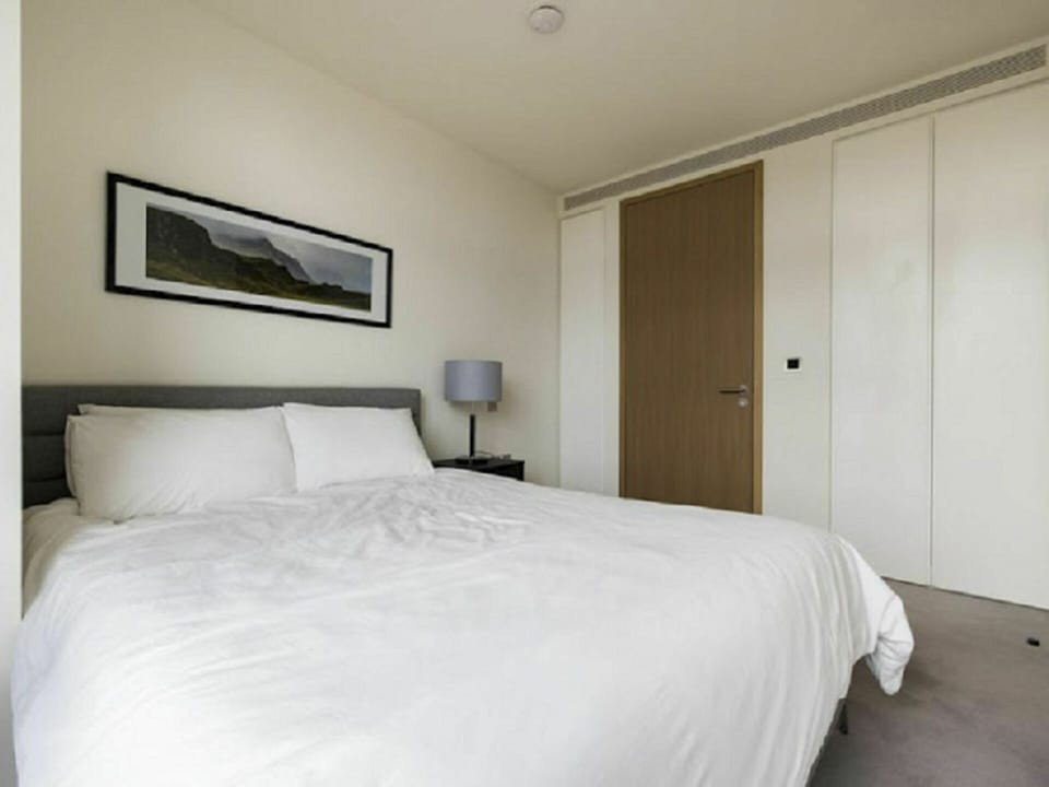 Furniture, Property, Comfort, Building, Wood, Interior Design, Bed, Floor, Wall