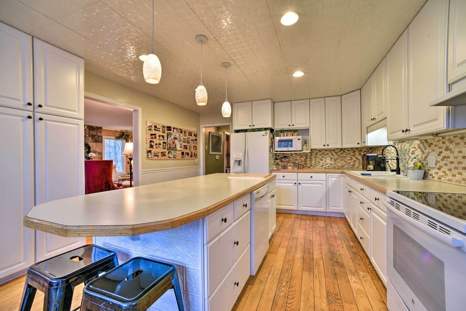 Kitchen | Fully Equipped