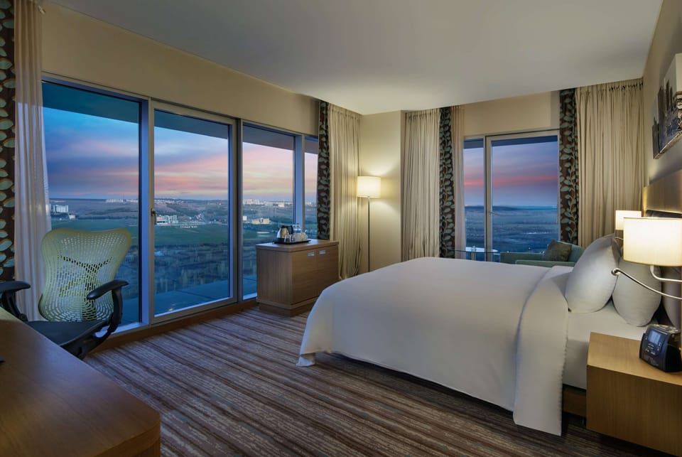 In-room safe, desk, iron/ironing board, free WiFi