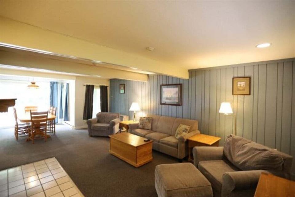 Open Living Room with Pull Out Bed in Condo at Waterville Valley
