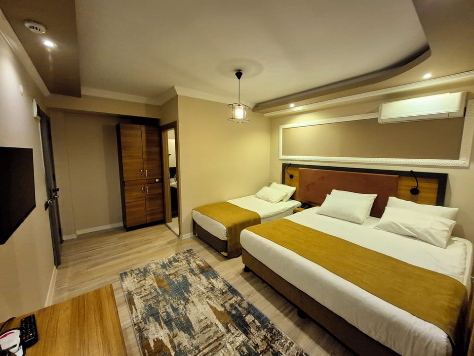 Minibar, desk, free WiFi, bed sheets
