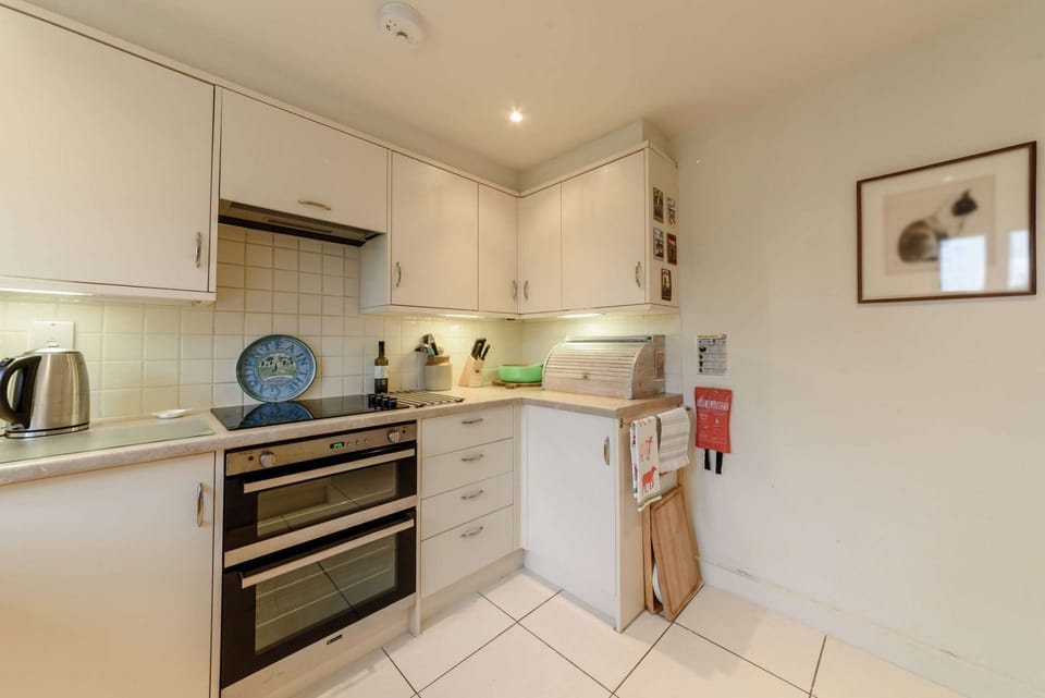 Star Cottage Kitchen - StayCotswold