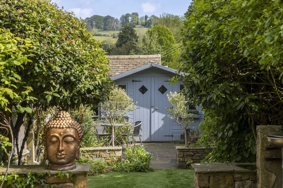 Knoll Cottage Garden - StayCotswold