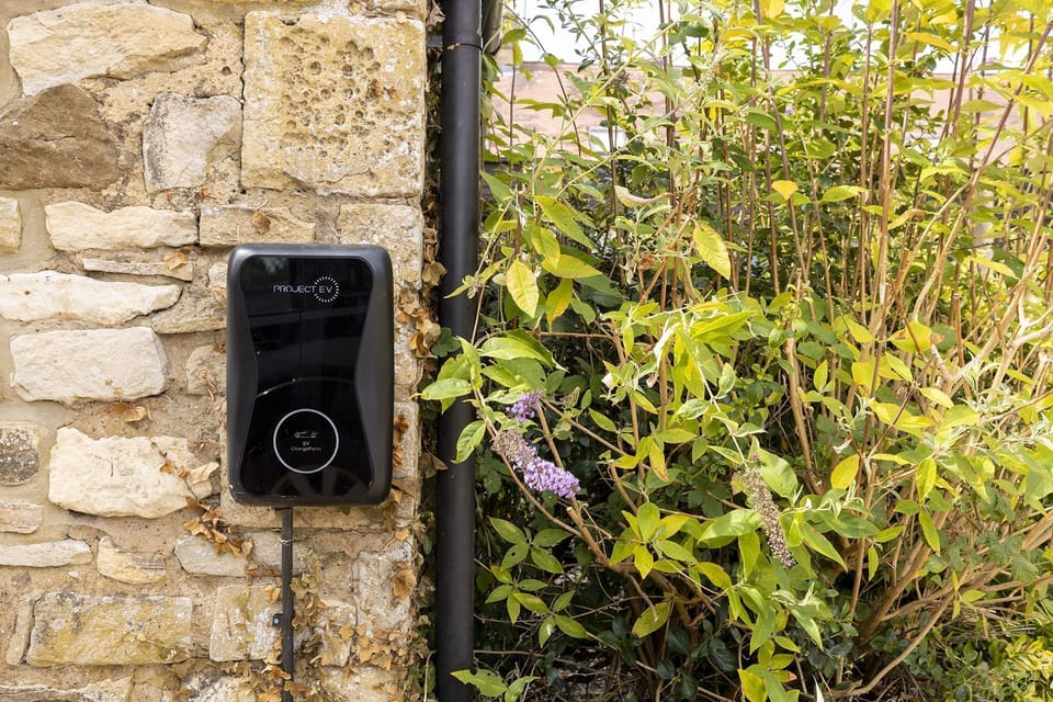 Perry Cottage Parking - StayCotswold