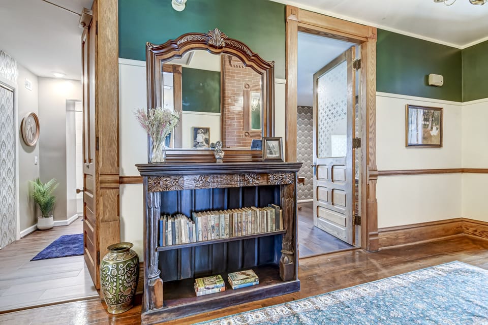 The Bressmer - Hallway