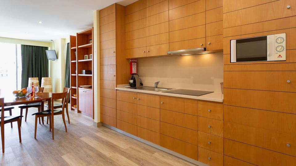 Kitchenette with all the key amenities you need to cook a homemade meal!  #algarve #sunny #relax #airbnb