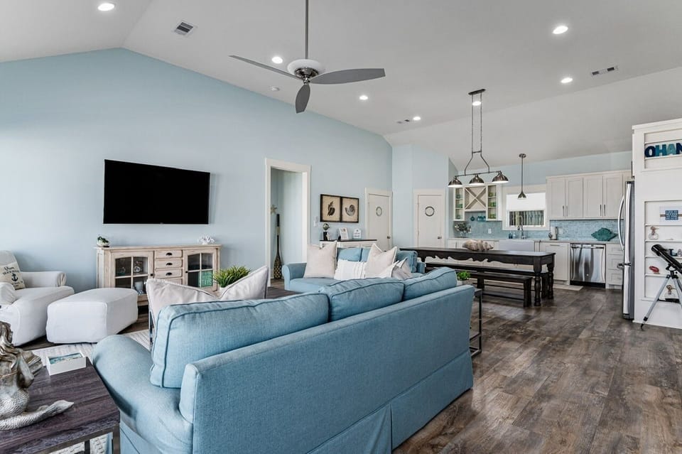 House, 3 Bedrooms | Living area | Smart TV, streaming services