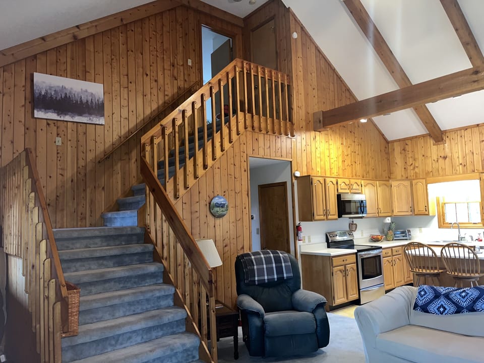 Staircase to bedroom 