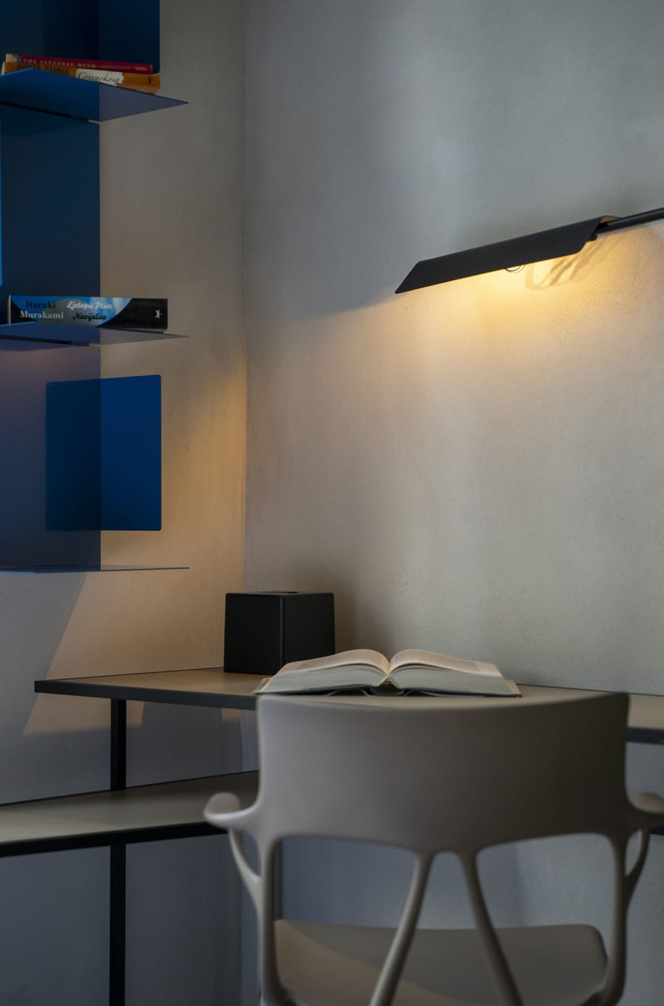 Room, 1 Queen Bed | Living area | 55-cm flat-screen TV with cable channels, TV