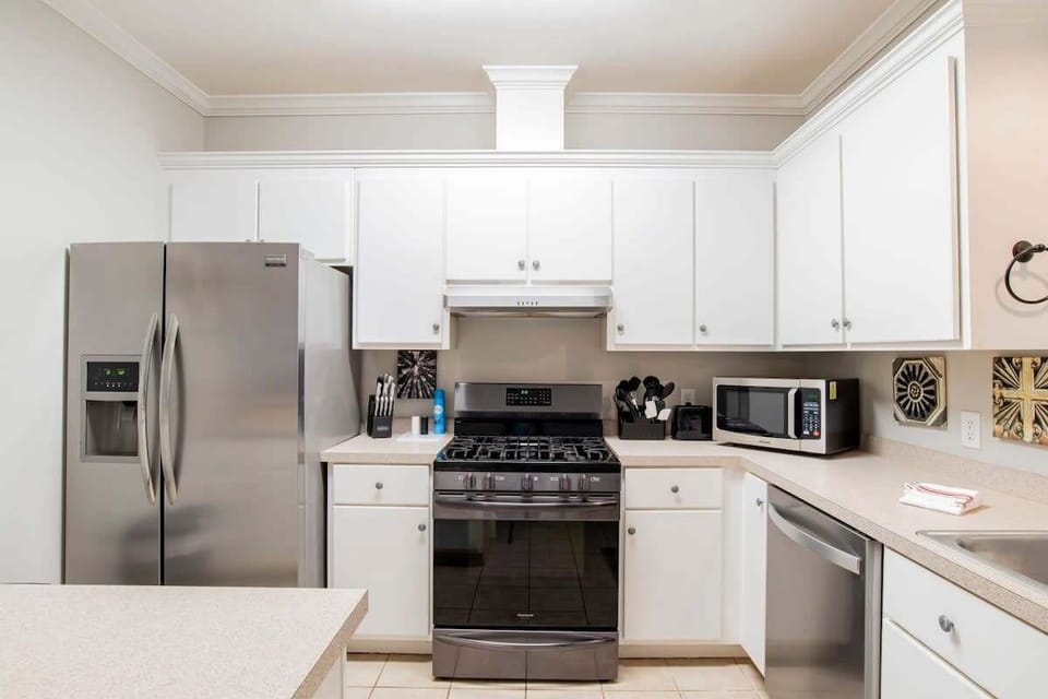 Clean kitchen