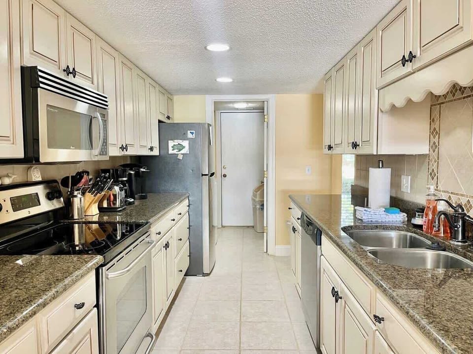 Kitchen with Laundry
