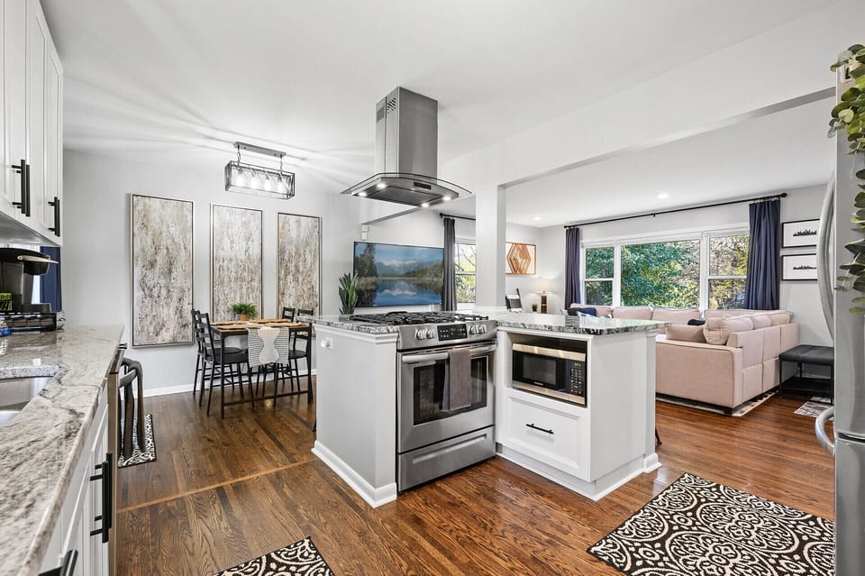 Kitchen and dining area.