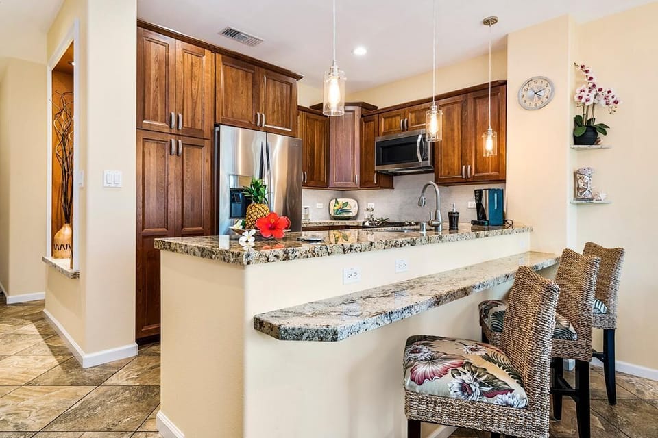 Villa, 1 King Bed (Colony Villas at Waikoloa Beach Resor) | Private kitchen | Oven, toaster
